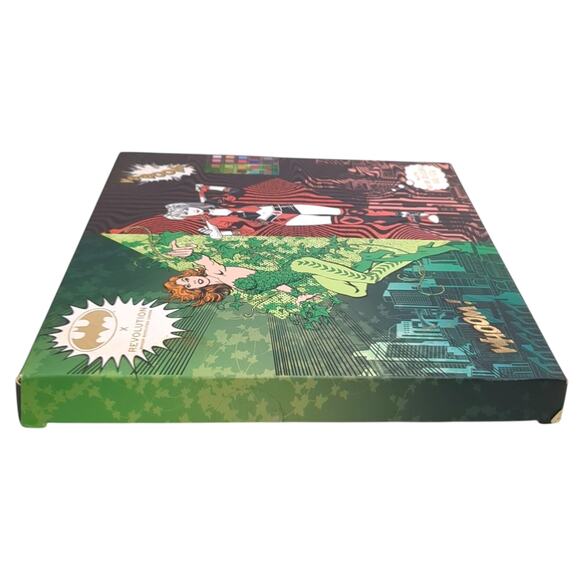 Revolution X DC GOTHAM CITY COMIC Eyeshadow Palette Harley Quinn Poison Ivy - Picture 5 of 8